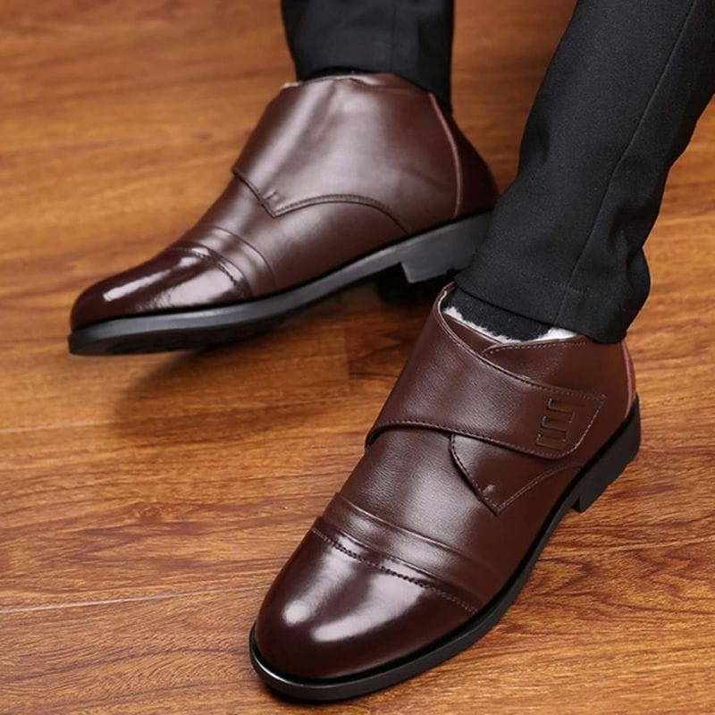 ビジネスシューズ メンズ 軽量 通気性 ラウンドトゥ 茶色 歩きやすい 防寒靴 裏起毛 裏ボア 衝撃吸収 撥水加工 幅広 立ち仕事 靴 中学校 高校 学生靴 通学靴 ビジネスブーツ スノーブーツ 誕