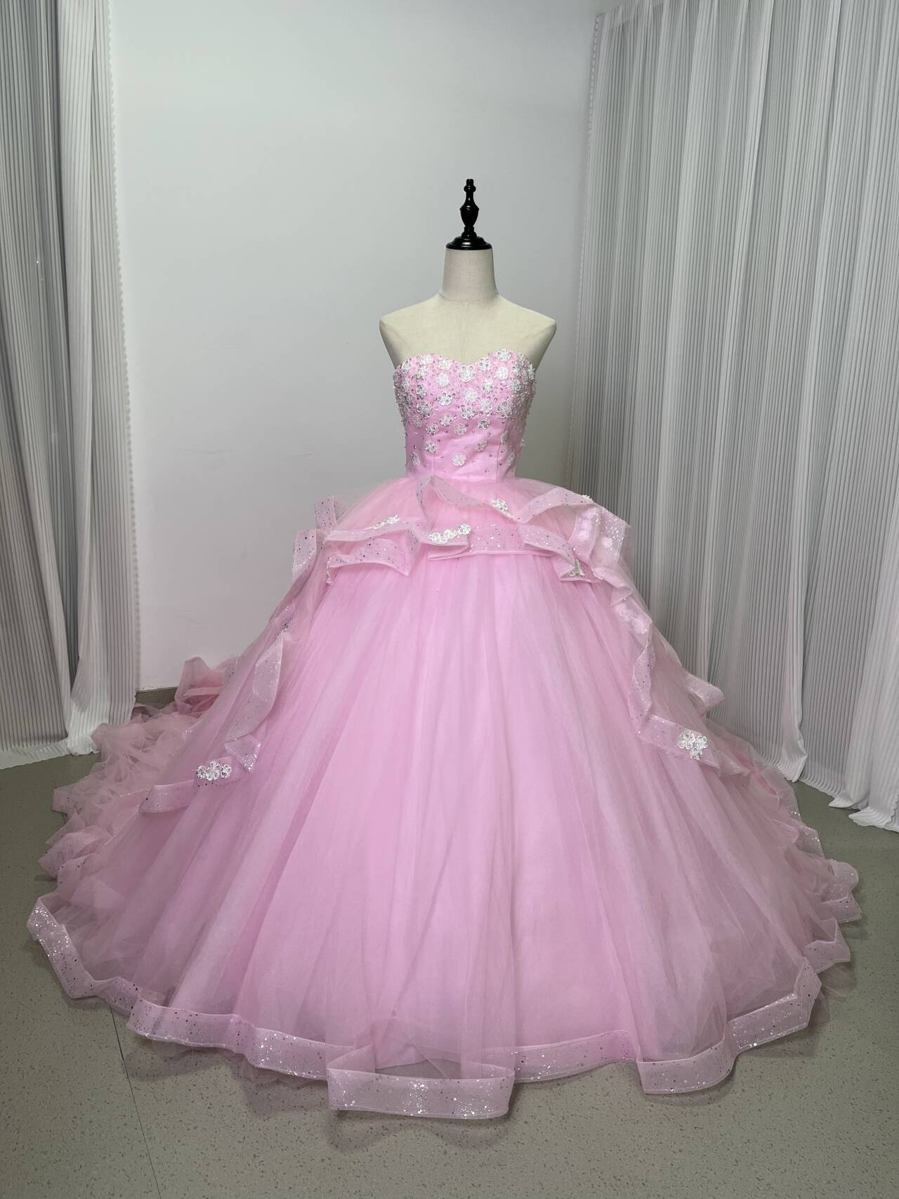 カラードレス ピンク ベアトップ ファスナー プリンセスライン 花嫁 華やかなトレーン カラードレス ピンク ベアトップ ファスナー プリンセスライン 花嫁 華やかなトレーン