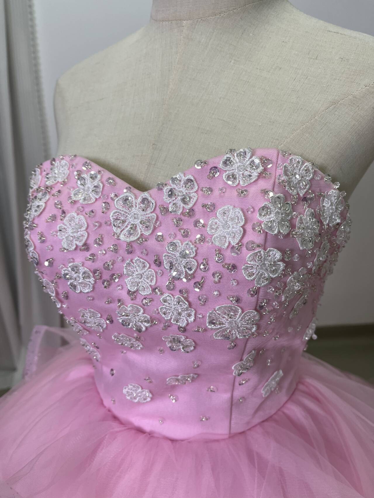 カラードレス ピンク ベアトップ ファスナー プリンセスライン 花嫁 華やかなトレーン カラードレス ピンク ベアトップ ファスナー プリンセスライン 花嫁 華やかなトレーン