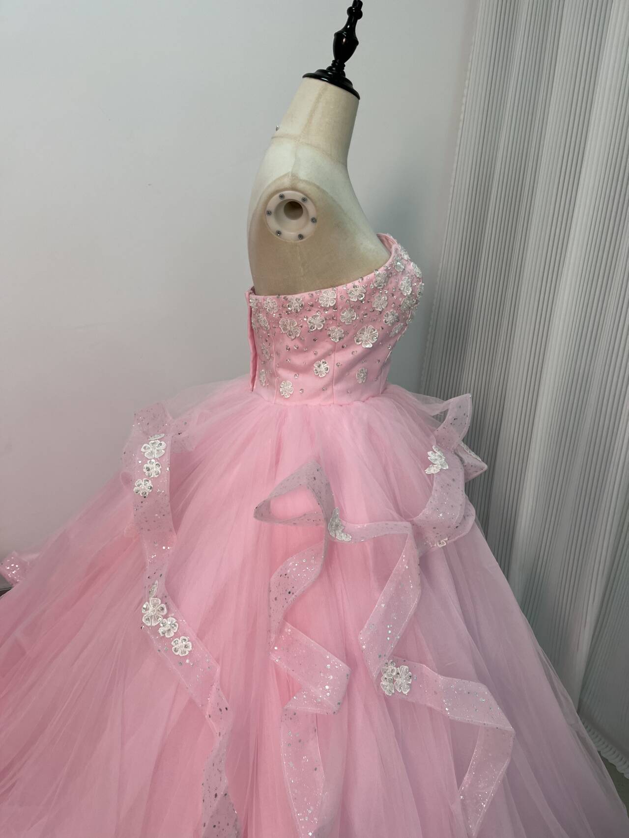 カラードレス ピンク ベアトップ ファスナー プリンセスライン 花嫁 華やかなトレーン カラードレス ピンク ベアトップ ファスナー プリンセスライン 花嫁 華やかなトレーン