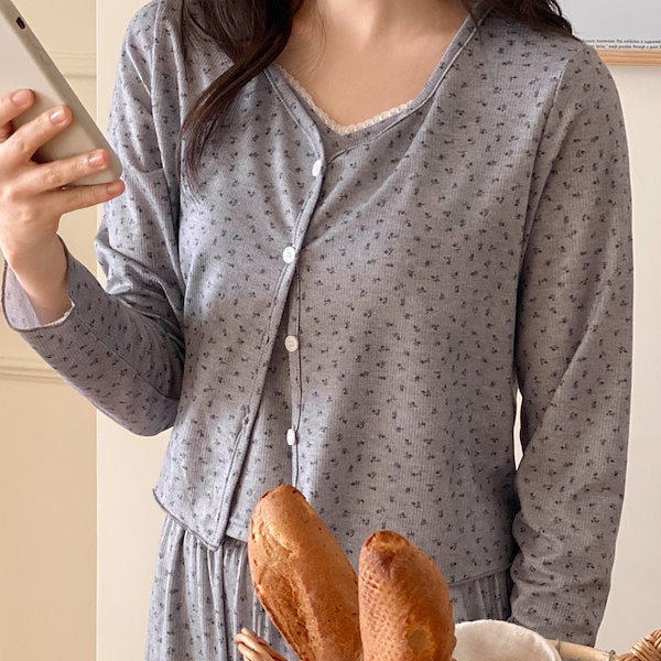 新品未使用品 韓国 Juuneedu sopty flower ルームウェア Qoo10] Juuneedu オールデイソブティフラワーパジャマセット
