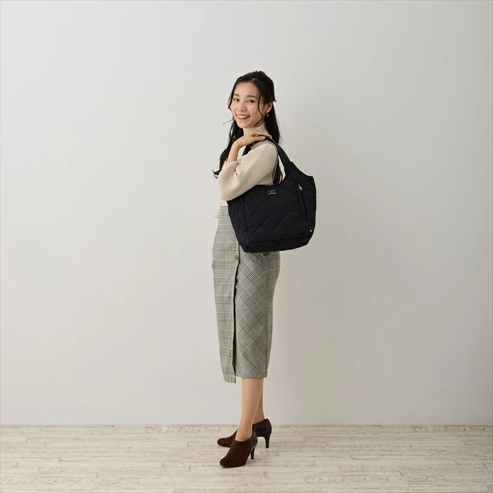 ルートート トートバッグ ROOTOTE 1331 通販 トートバック レディース 通勤 通学 軽量 軽い 撥水 自立 仕切り 肩掛け ナイロン キルティング おしゃれ 可愛い ROUND Paroo
