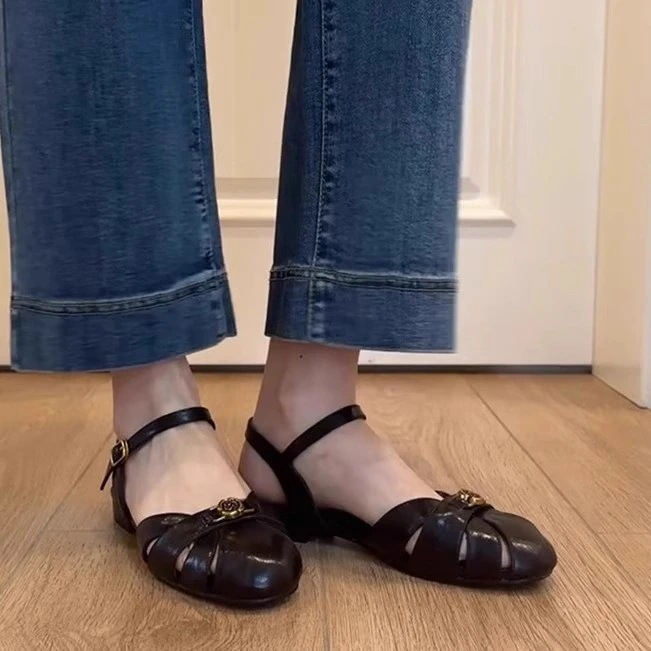 【限定販売】ツバキの花透かし彫りガス透過性ローマ靴女に衣をつける頭を包む靴復古サンダル 【限定販売】ツバキの花透かし彫りガス透過性ローマ靴女に衣をつける頭を包む靴復古サンダル