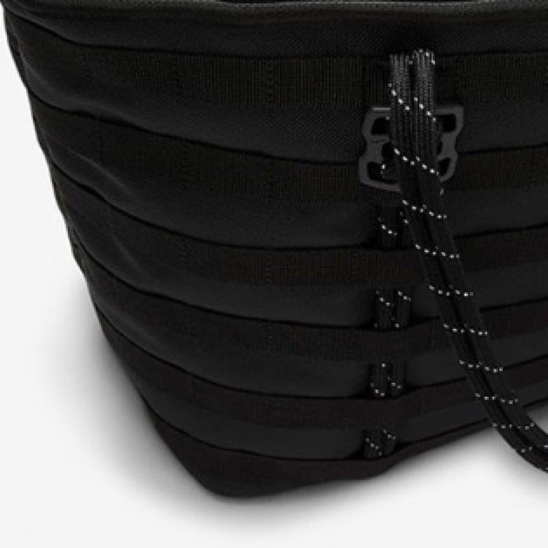 ナイキ スポーツウェア RPM トートバッグ 黒 26L FJ0439-010 ナイキ スポーツウェア RPM トートバッグ 黒 26L FJ0439-010