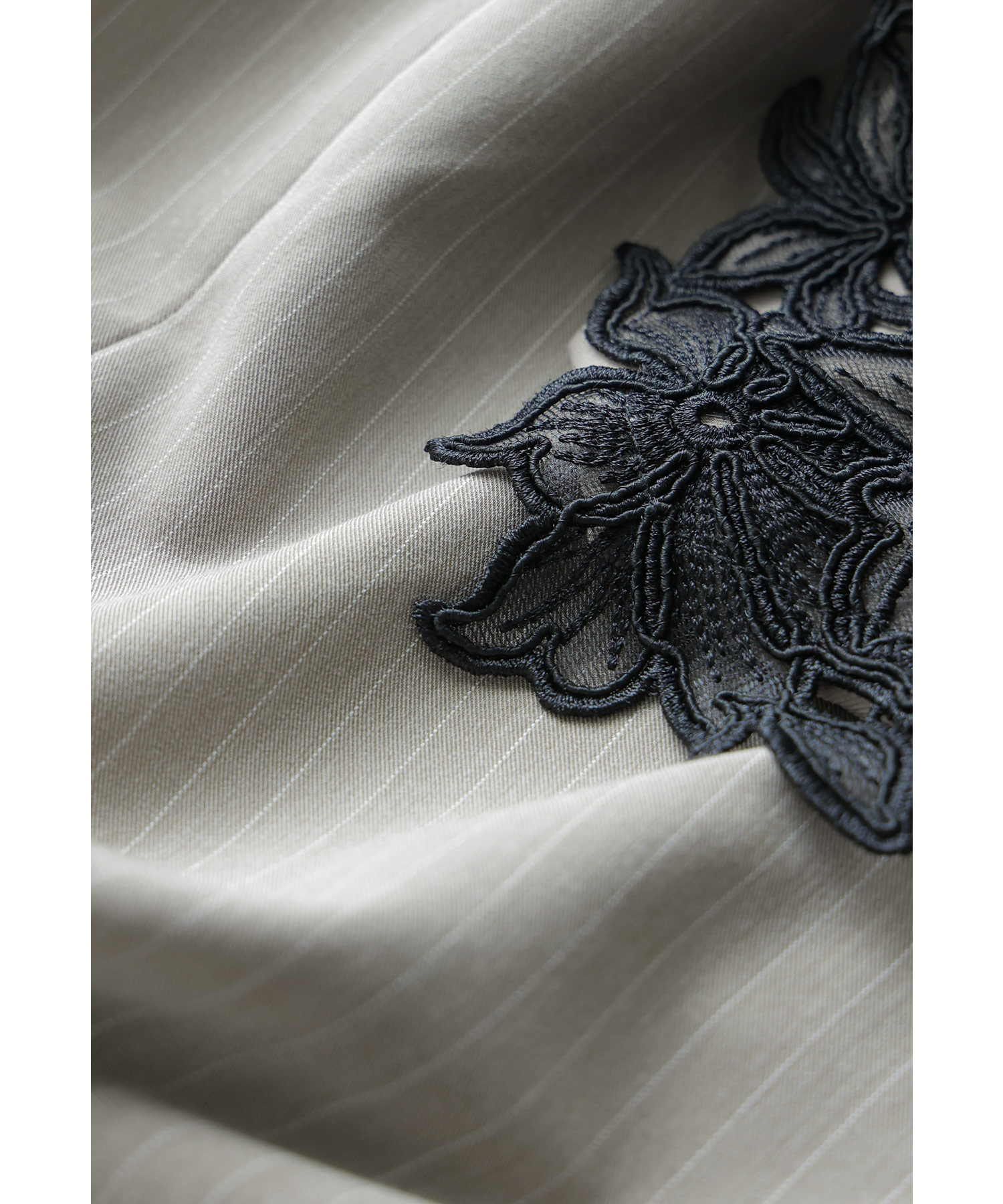 Qoo10 niana ピンストライプスリーブレスビスチ ドレス