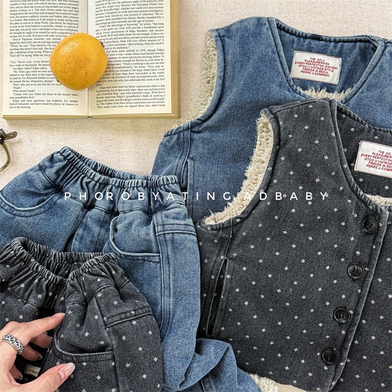 2024冬服子供服韓国版ベルベットデニムセット女の子男の子ジーンズ馬甲2セット5739 2024冬服子供服韓国版ベルベットデニムセット女の子男の子ジーンズ馬甲2セット5739