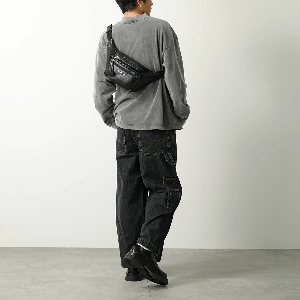 BALENCIAGA バレンシアガ ボディバッグ 529550 1VG87 EXPLORER BELTPACK メンズ レザー ウエストポーチ ロゴ 鞄 1000/BLACK BALENCIAGA バレンシアガ ボディバッグ 529550 1VG87 EXPLORER BELTPACK メンズ レザー ウエストポーチ ロゴ 鞄 1000/BLACK