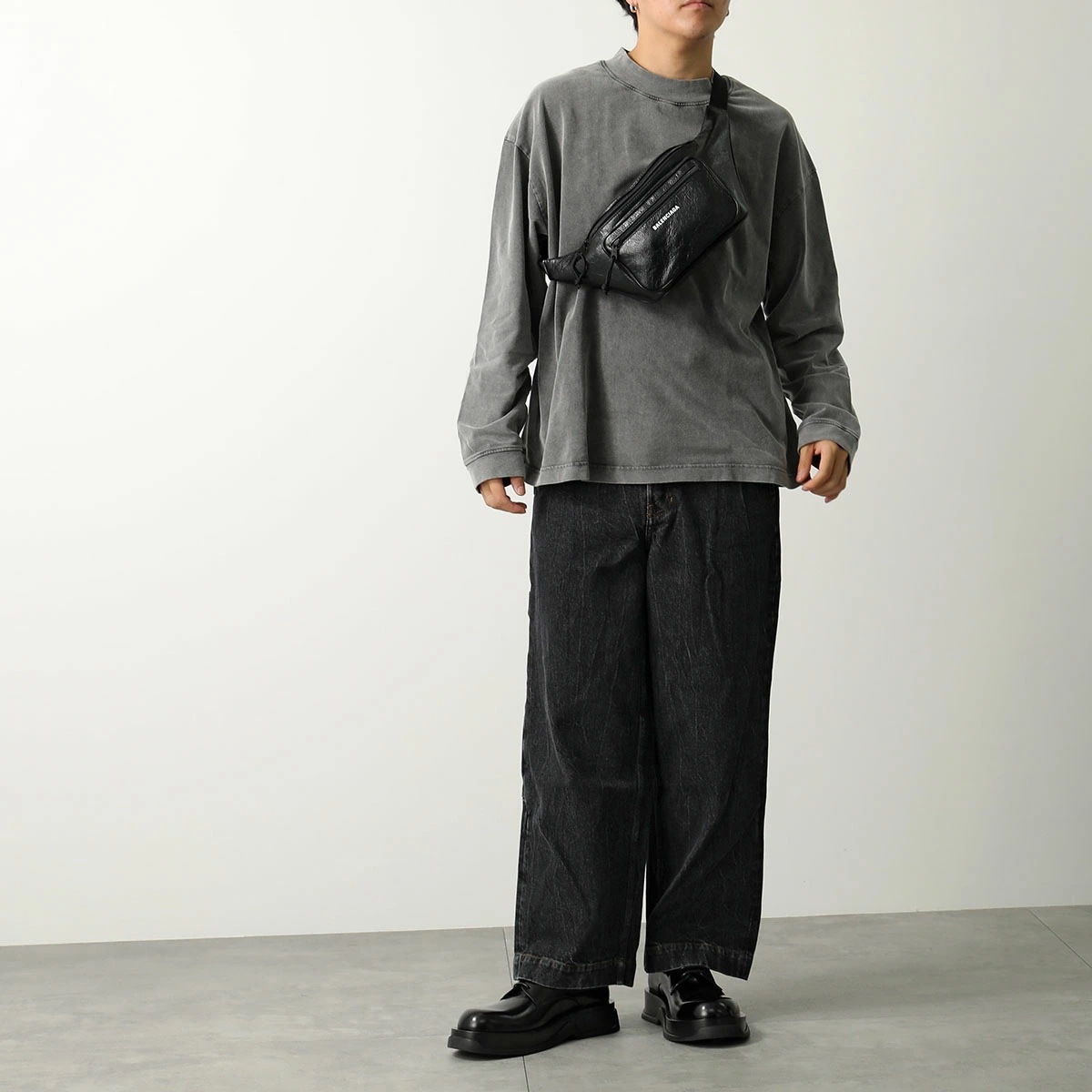 BALENCIAGA バレンシアガ ボディバッグ 529550 1VG87 EXPLORER BELTPACK メンズ レザー ウエストポーチ ロゴ 鞄 1000/BLACK BALENCIAGA バレンシアガ ボディバッグ 529550 1VG87 EXPLORER BELTPACK メンズ レザー ウエストポーチ ロゴ 鞄 1000/BLACK