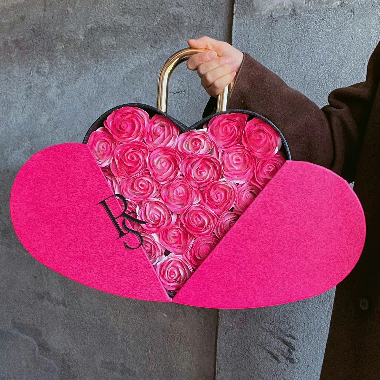 お安く提供ハート型バラ花束 45本/30本 ソープフラワー バラ花束 造花 フラワー 枯れない花 ローズ花束 女性 彼女 プレゼント人気 誕生祝 記念日 バレンタイン 結婚祝い 卒業 約33*30*1 お安く提供ハート型バラ花束 45本/30本 ソープフラワー バラ花束 造花 フラワー 枯れない花 ローズ花束 女性 彼女 プレゼント人気 誕生祝 記念日 バレンタイン 結婚祝い 卒業 約33*30*1