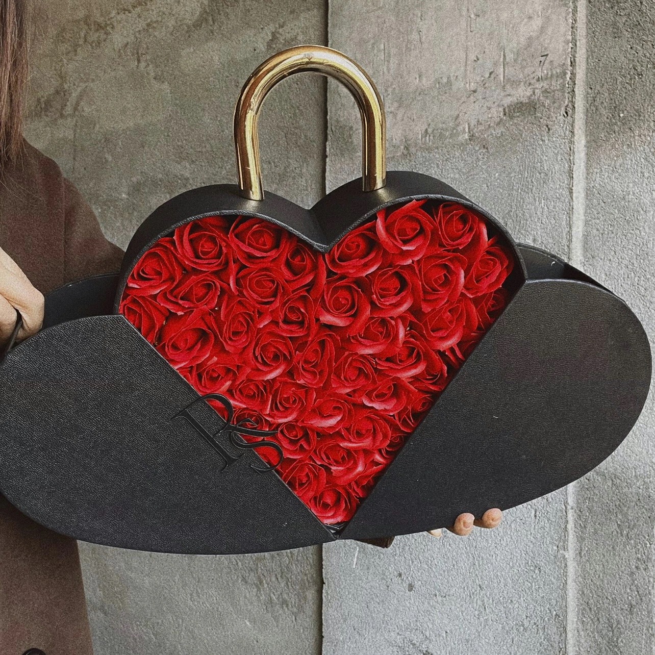 お安く提供ハート型バラ花束 45本/30本 ソープフラワー バラ花束 造花 フラワー 枯れない花 ローズ花束 女性 彼女 プレゼント人気 誕生祝 記念日 バレンタイン 結婚祝い 卒業 約33*30*1 お安く提供ハート型バラ花束 45本/30本 ソープフラワー バラ花束 造花 フラワー 枯れない花 ローズ花束 女性 彼女 プレゼント人気 誕生祝 記念日 バレンタイン 結婚祝い 卒業 約33*30*1