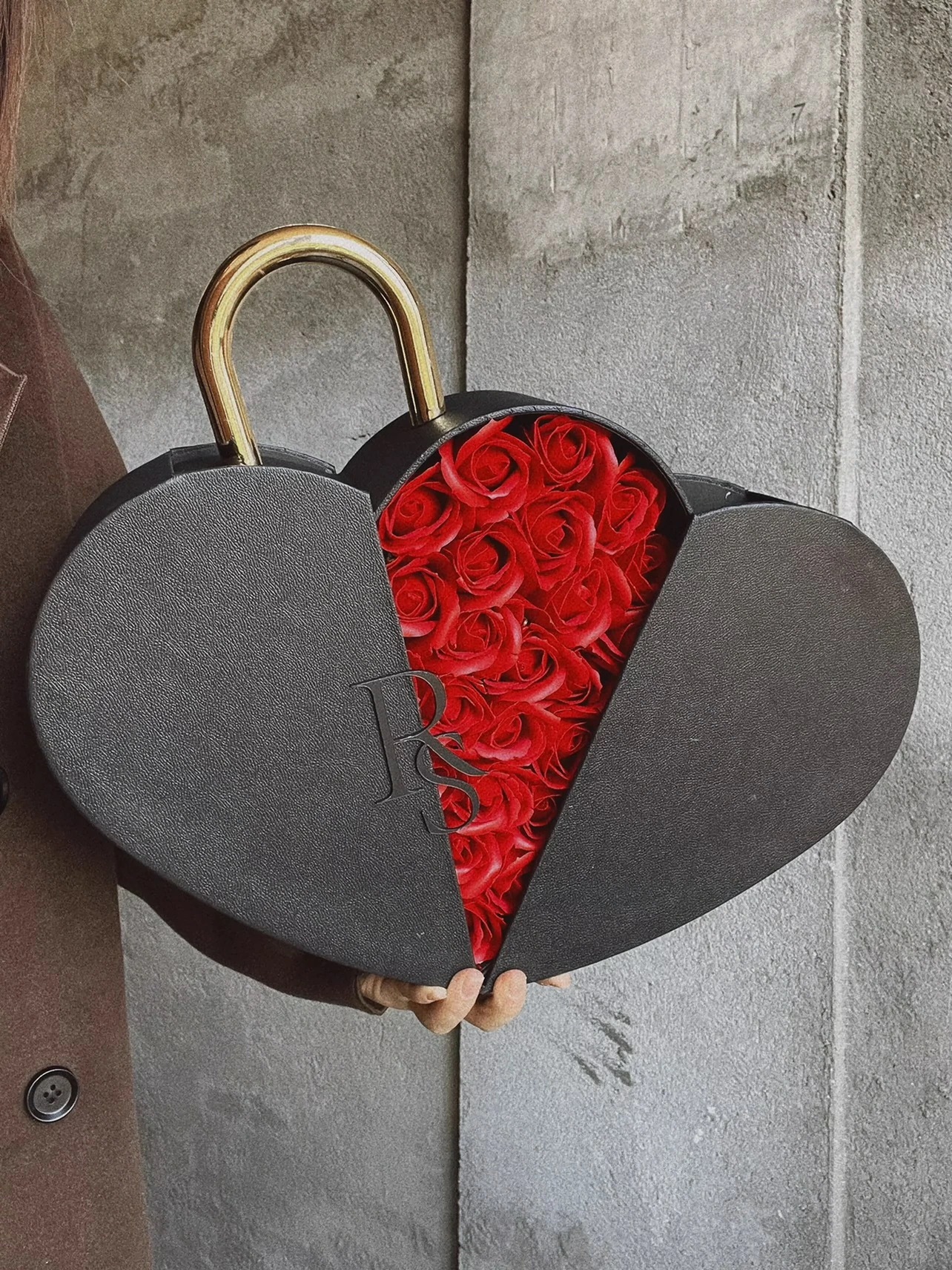 お安く提供ハート型バラ花束 45本/30本 ソープフラワー バラ花束 造花 フラワー 枯れない花 ローズ花束 女性 彼女 プレゼント人気 誕生祝 記念日 バレンタイン 結婚祝い 卒業 約33*30*1 お安く提供ハート型バラ花束 45本/30本 ソープフラワー バラ花束 造花 フラワー 枯れない花 ローズ花束 女性 彼女 プレゼント人気 誕生祝 記念日 バレンタイン 結婚祝い 卒業 約33*30*1