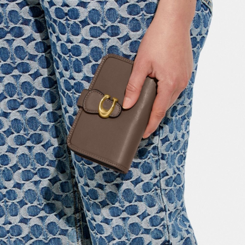 【極美品】コーチ　タビーミディアムウォレット　二つ折り財布 美品】COACH コーチ 2つ折り財布 タビー ミディアムウォレット