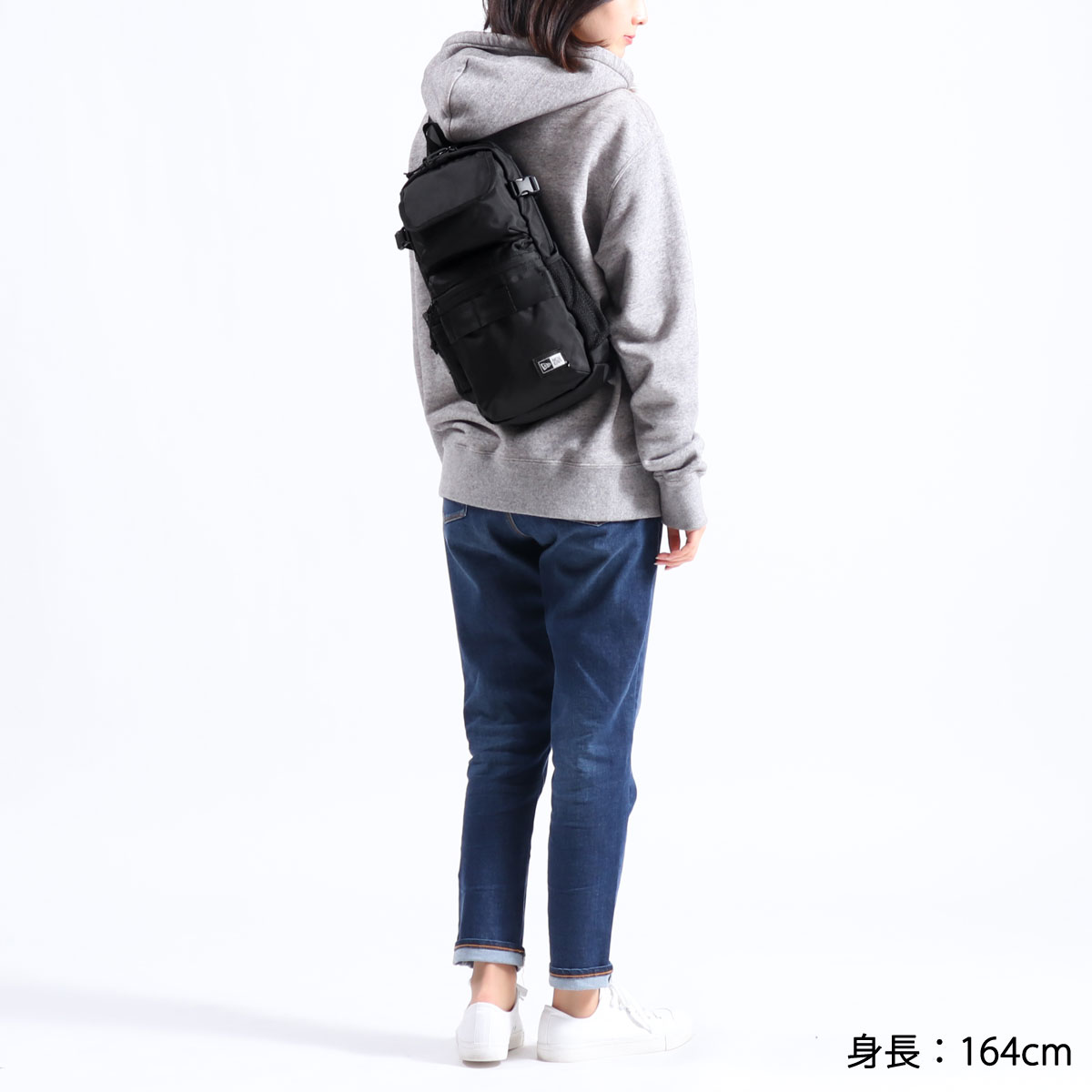 正規取扱店 メンズ レディース ブランド 大きめ 軽量 軽い 海外旅行 キャンプ 縦型 斜めがけバッグ ワンショルダー カジュアル アウトドア スポーツ A5 スリングボディバッグ 12L