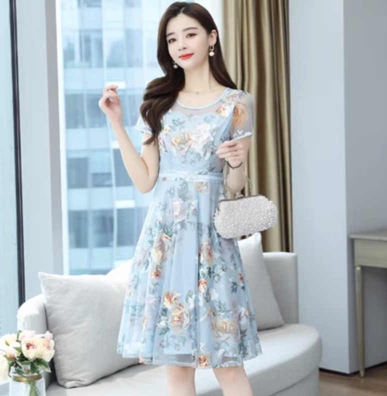 ワンピース フレアワンピース ショート丈 かわいい 大人可愛い きれいめ シンプル カジュアル 大人 上品 おしゃれ お洒落 大人女子 こなれ感 個性的 主役級 存在感 美容師