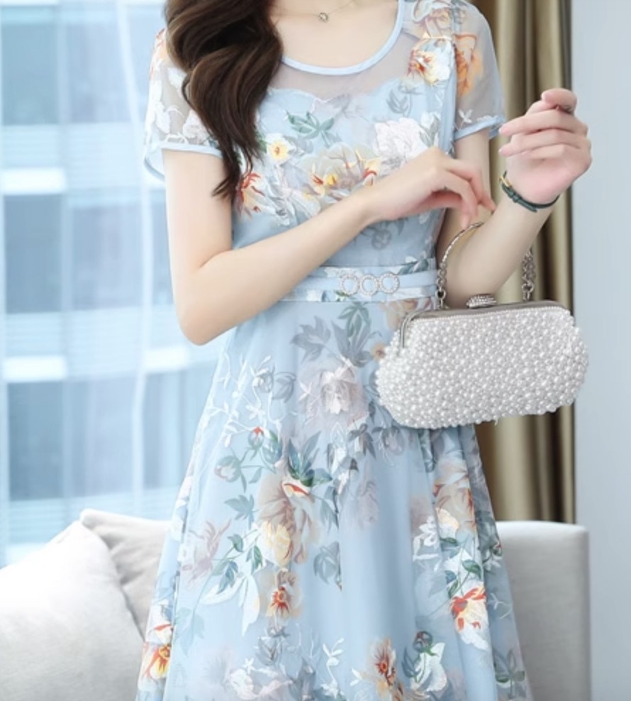 ワンピース フレアワンピース ショート丈 かわいい 大人可愛い きれいめ シンプル カジュアル 大人 上品 おしゃれ お洒落 大人女子 こなれ感 個性的 主役級 存在感 美容師