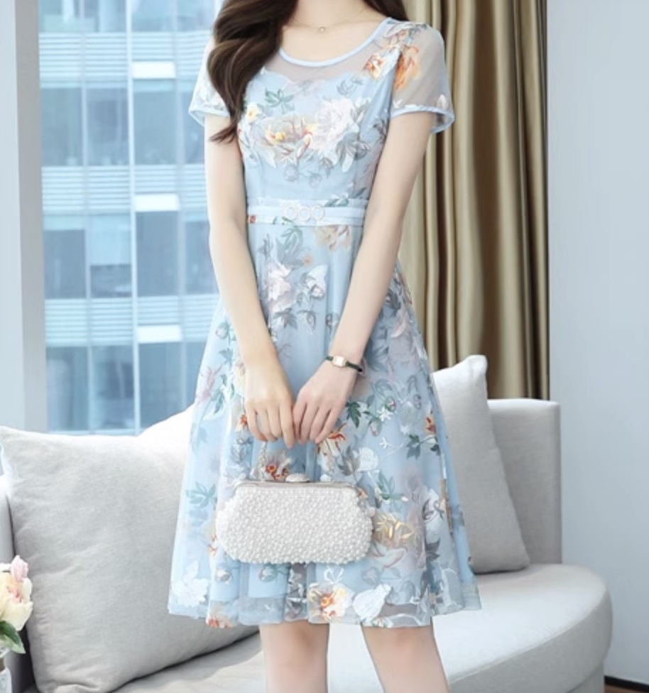 ワンピース フレアワンピース ショート丈 かわいい 大人可愛い きれいめ シンプル カジュアル 大人 上品 おしゃれ お洒落 大人女子 こなれ感 個性的 主役級 存在感 美容師