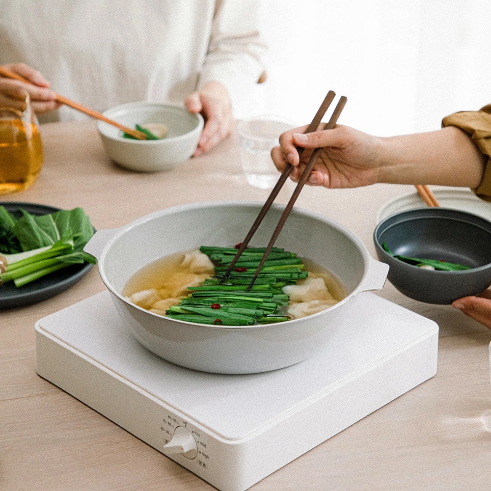 KINTO(キントー) KAKOMI 琺瑯鍋 1L 1~2人前 ホワイト ブラック IH 直火 寄せ鍋 鍋 琺瑯 スープ 煮込み 炊き込み KINTO(キントー) KAKOMI 琺瑯鍋 1L 1~2人前 ホワイト ブラック IH 直火 寄せ鍋 鍋 琺瑯 スープ 煮込み 炊き込み