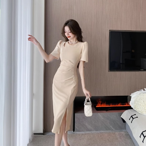 ワンピース 膝丈 ひざ丈 膝下 ミモレ ミモレ丈 袖あり 半袖 パフスリーブ Uネック ラウンドネック スリム タイト 細身 ストレート スリット サイドスリット きれいめ シンプル 大人 上品