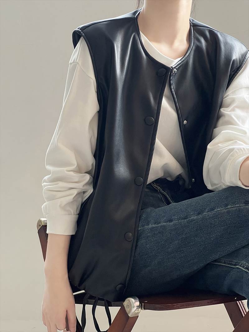 アウター レディース フェイクレザーベスト ノースリーブ 前開き ボタン ポケット クルーネック ラウンドネック ドロストデザイン ドローストリング PU ルーズ 大人可愛い シンプル カジュアル ベ アウター レディース フェイクレザーベスト ノースリーブ 前開き ボタン ポケット クルーネック ラウンドネック ドロストデザイン ドローストリング PU ルーズ 大人可愛い シンプル カジュアル ベ