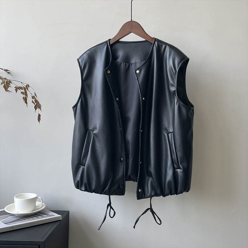 アウター レディース フェイクレザーベスト ノースリーブ 前開き ボタン ポケット クルーネック ラウンドネック ドロストデザイン ドローストリング PU ルーズ 大人可愛い シンプル カジュアル ベ アウター レディース フェイクレザーベスト ノースリーブ 前開き ボタン ポケット クルーネック ラウンドネック ドロストデザイン ドローストリング PU ルーズ 大人可愛い シンプル カジュアル ベ
