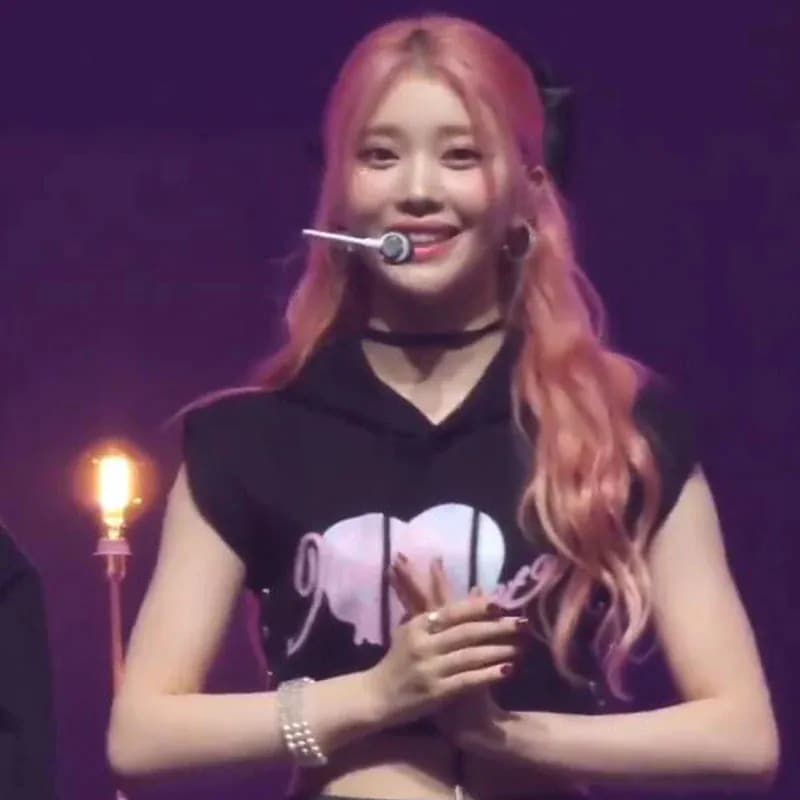 Kep1er Strangemarket Fm コンサート衣装プリントプルオーバーパーカー Kep1er Strangemarket Fm コンサート衣装プリントプルオーバーパーカー