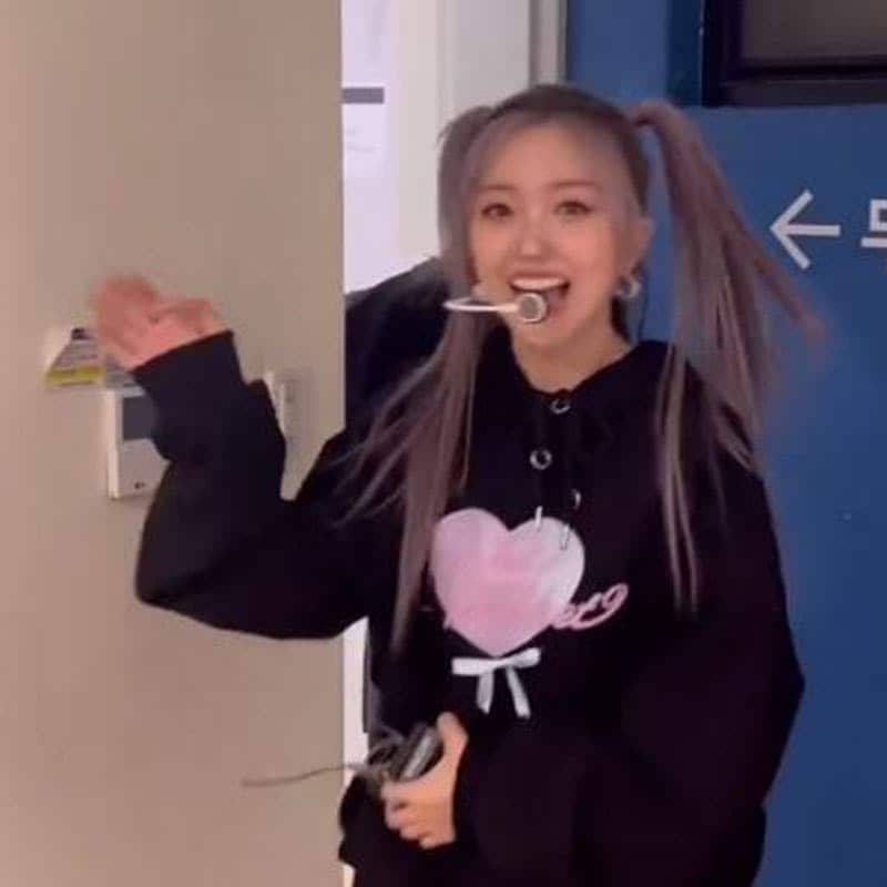 Kep1er Strangemarket Fm コンサート衣装プリントプルオーバーパーカー Kep1er Strangemarket Fm コンサート衣装プリントプルオーバーパーカー