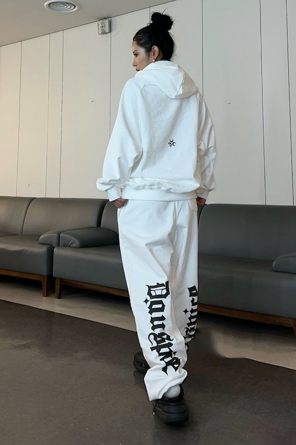 DAUSPICE/Stray Kids ハン 着用/Logo Sweat Pants/ユニセックス ☆Stray Kids ハン 着用！！【DAUSPICE】Logo Sweat Pants White