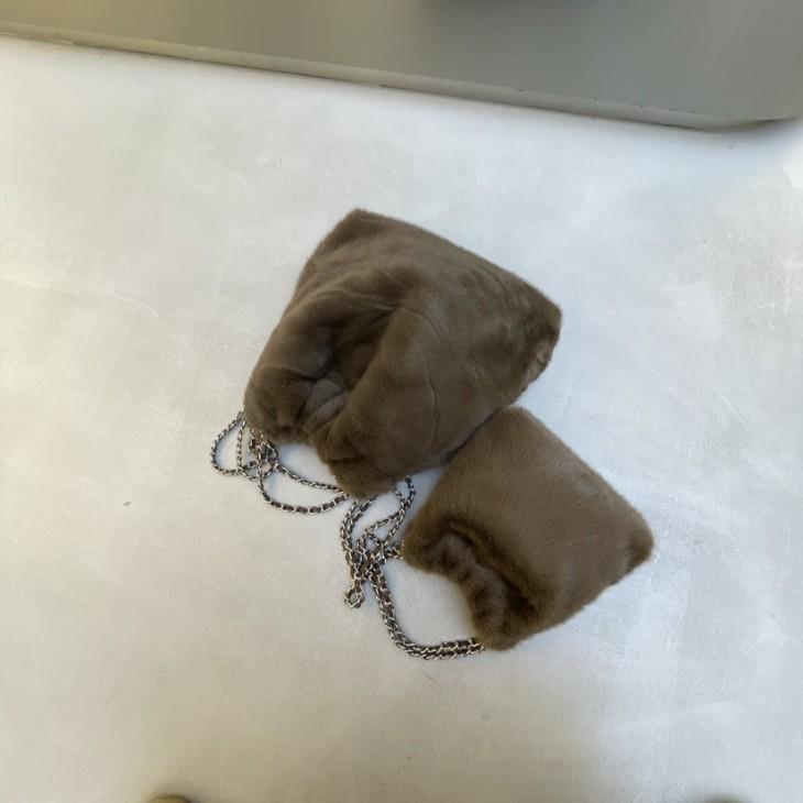 【韓国ins大人気】チェーン ショルダー ファー バッグ 2サイズ展開 2タイプ 大小 韓国ファッション【akb409-010】【予約販売:15-20日】宅込 【韓国ins大人気】チェーン ショルダー ファー バッグ 2サイズ展開 2タイプ 大小 韓国ファッション【akb409-010】【予約販売:15-20日】宅込