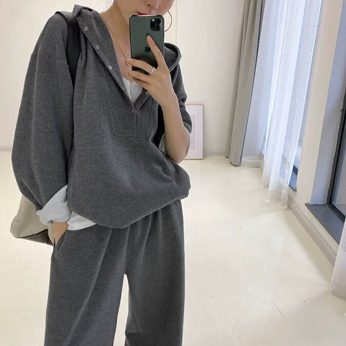 トップス ボトムス セットアップ パーカー トレーナー ワイドパンツ ストレートパンツ 袖あり 長袖 ストレート ワイド Iライン フード付き かわいい 大人可愛い きれいめ シンプル カジュアル