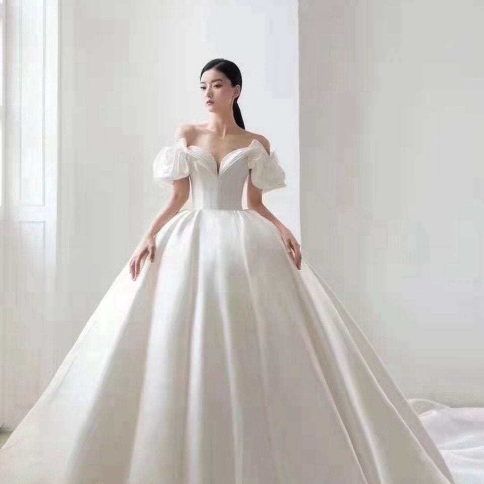 サテンメインウェディングドレス2025花嫁小さめハイエンドワンショルダースリムビッグテールウィンターライト サテンメインウェディングドレス2025花嫁小さめハイエンドワンショルダースリムビッグテールウィンターライト