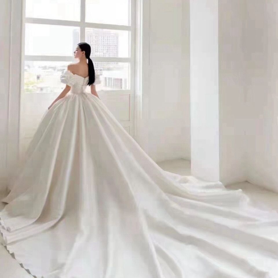 サテンメインウェディングドレス2025花嫁小さめハイエンドワンショルダースリムビッグテールウィンターライト サテンメインウェディングドレス2025花嫁小さめハイエンドワンショルダースリムビッグテールウィンターライト