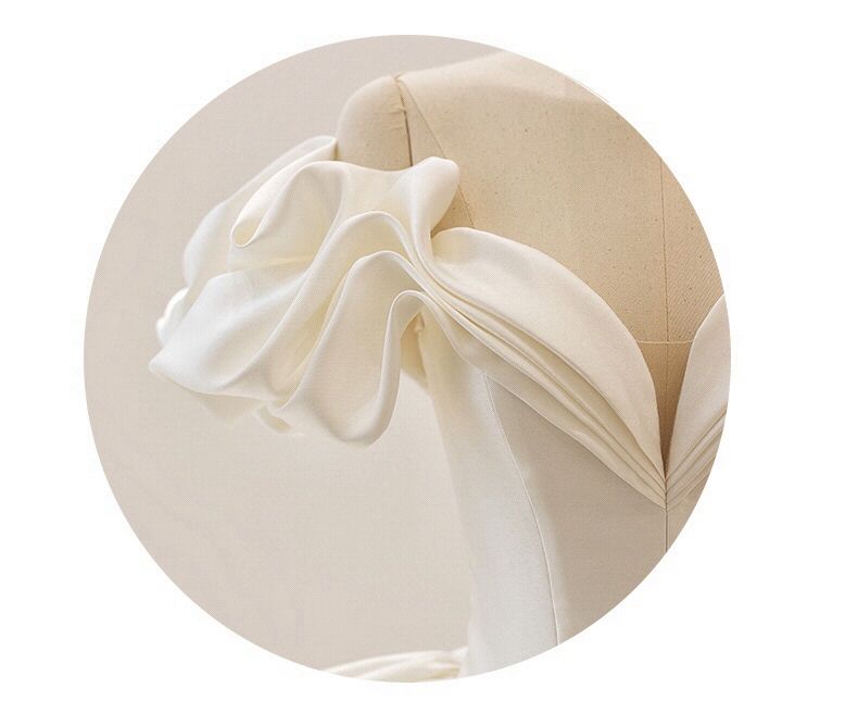 サテンメインウェディングドレス2025花嫁小さめハイエンドワンショルダースリムビッグテールウィンターライト サテンメインウェディングドレス2025花嫁小さめハイエンドワンショルダースリムビッグテールウィンターライト