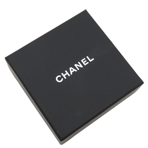 Qoo10] CHANEL シュシュ ヘアゴム パール ココマーク