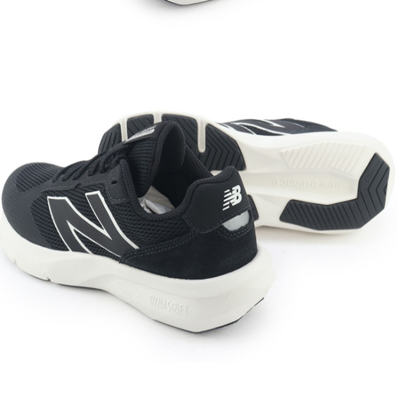 ニューバランスダイナソフト 800 (UA800DB1) _ブラック ニューバランスダイナソフト 800 (UA800DB1) _ブラック