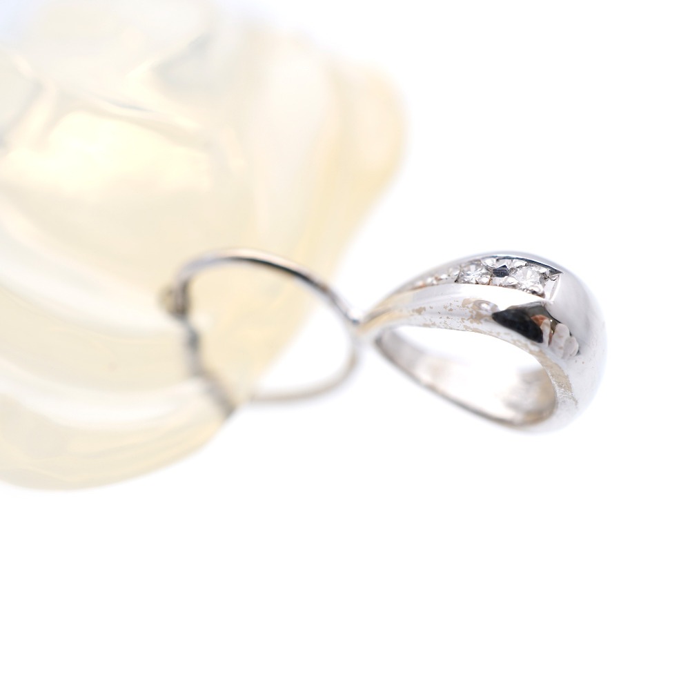 美品 天然オパール109.08ct / ダイヤ0.04ct / K18WG ペンダントトップ K18ホワイトゴールド/オパール/ダイヤモンド アイボリー 0060【中古】 レディース 美品 天然オパール109.08ct / ダイヤ0.04ct / K18WG ペンダントトップ K18ホワイトゴールド/オパール/ダイヤモンド アイボリー 0060【中古】 レディース