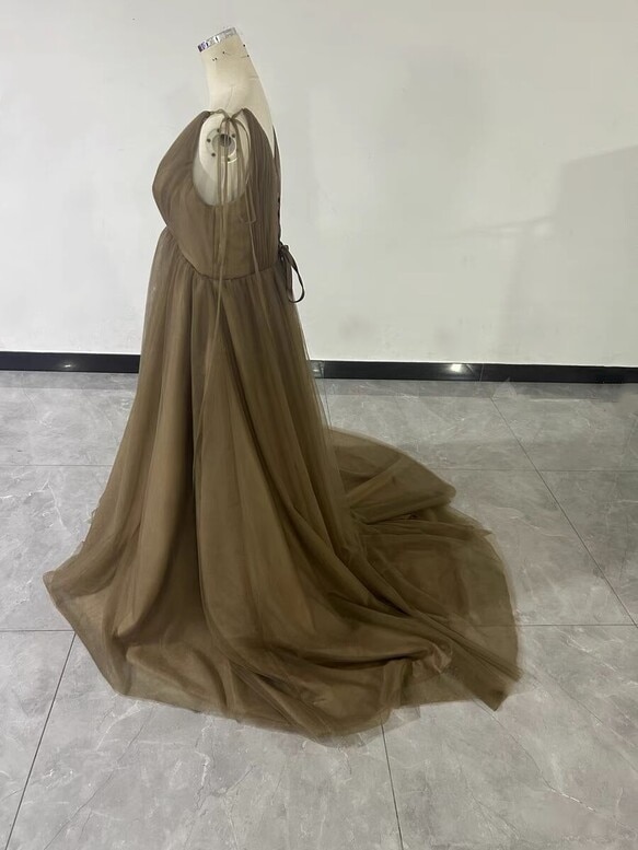 実例写真!パーティードレス ブラウン キャミソール ソフトチュール 大人っぽい Vネック 優しい 前撮り 実例写真!パーティードレス ブラウン キャミソール ソフトチュール 大人っぽい Vネック 優しい 前撮り