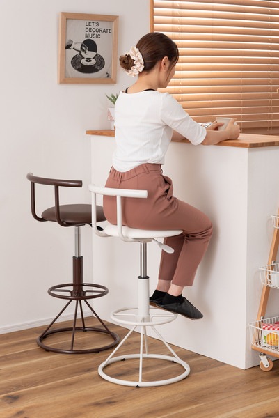 キリク キッチンハイチェア PC-105BR PC-105WH ブラウン 茶 ホワイト 白 2色 カウンターチェア ハイスツール 回転式 昇降機能付 足置き付 ソフトレザー 椅子 インテリア 家具 お キリク キッチンハイチェア PC-105BR PC-105WH ブラウン 茶 ホワイト 白 2色 カウンターチェア ハイスツール 回転式 昇降機能付 足置き付 ソフトレザー 椅子 インテリア 家具 お