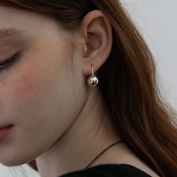 [Silver 925] Imprint Ball Hoop Earrings 2色 おしゃれ ピアス 韓国ファッション