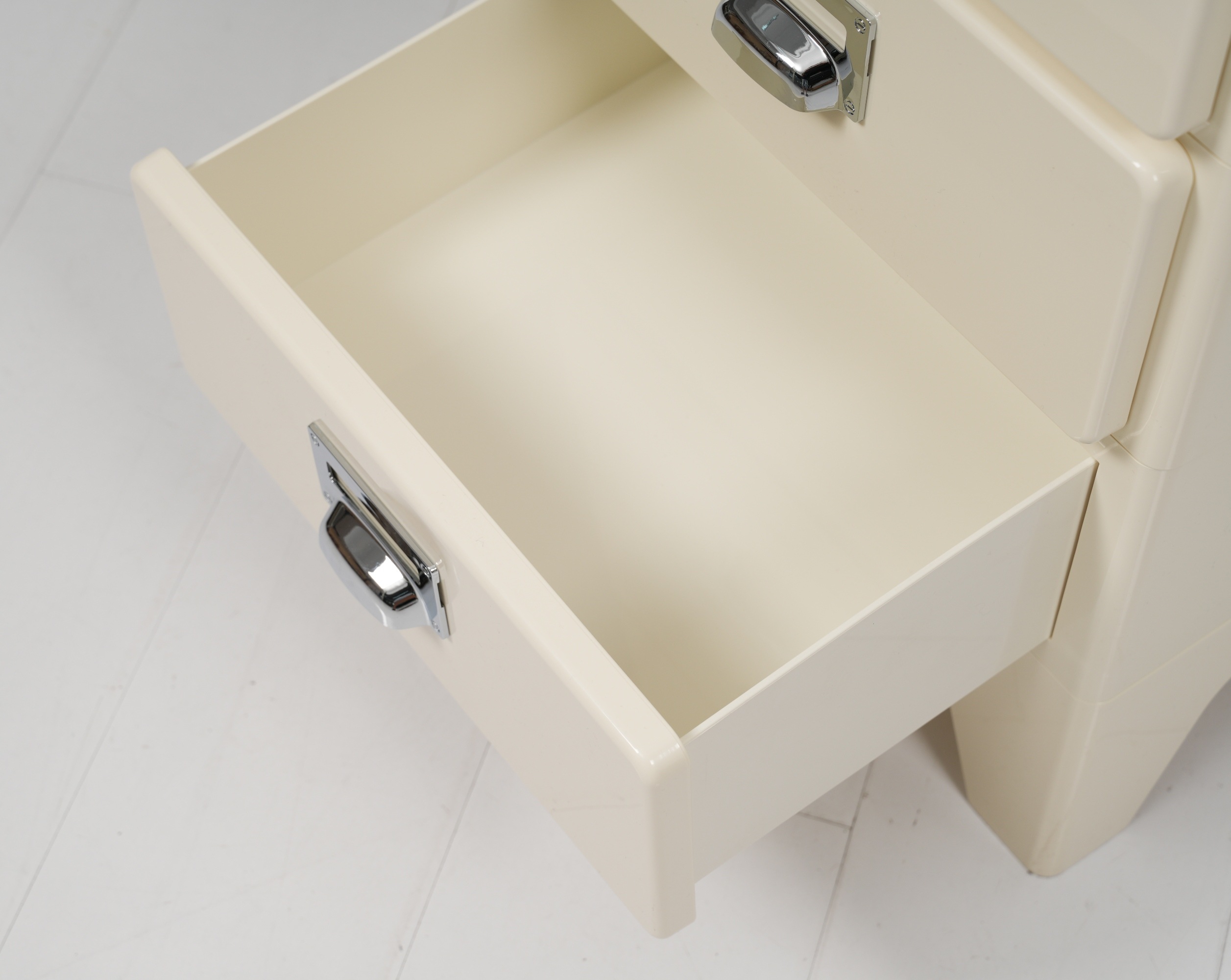 197チェスト 組立不要 5段 収納ケース 収納ボックス 引き出し プラスチック 丈夫なABS素材 2段/3段4段/5段 北欧風 レトロ風 おしゃれ お掃除ラク脚付き かわい 収納ケース 197チェスト 組立不要 5段 収納ケース 収納ボックス 引き出し プラスチック 丈夫なABS素材 2段/3段4段/5段 北欧風 レトロ風 おしゃれ お掃除ラク脚付き かわい 収納ケース