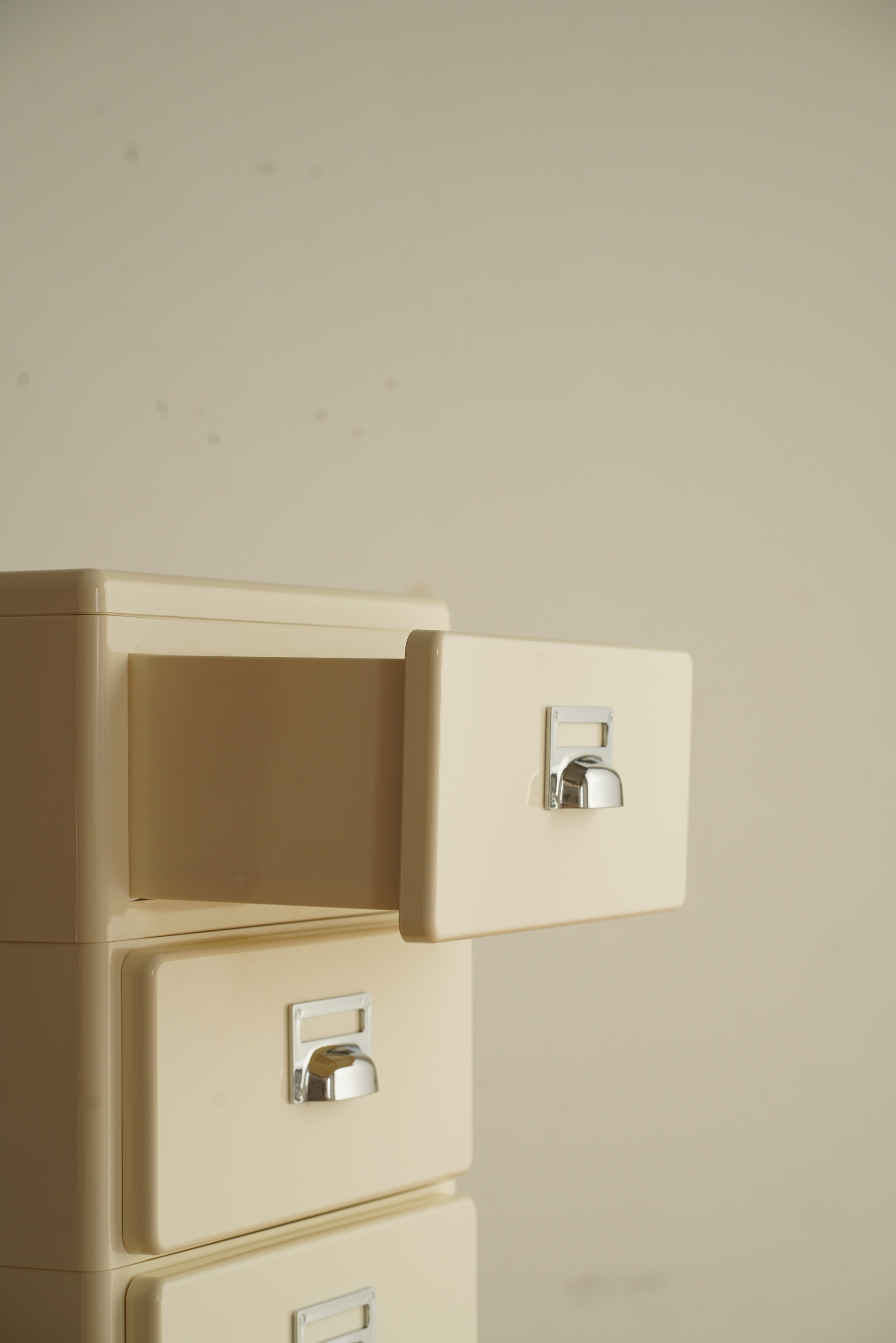 197チェスト 組立不要 5段 収納ケース 収納ボックス 引き出し プラスチック 丈夫なABS素材 2段/3段4段/5段 北欧風 レトロ風 おしゃれ お掃除ラク脚付き かわい 収納ケース 197チェスト 組立不要 5段 収納ケース 収納ボックス 引き出し プラスチック 丈夫なABS素材 2段/3段4段/5段 北欧風 レトロ風 おしゃれ お掃除ラク脚付き かわい 収納ケース