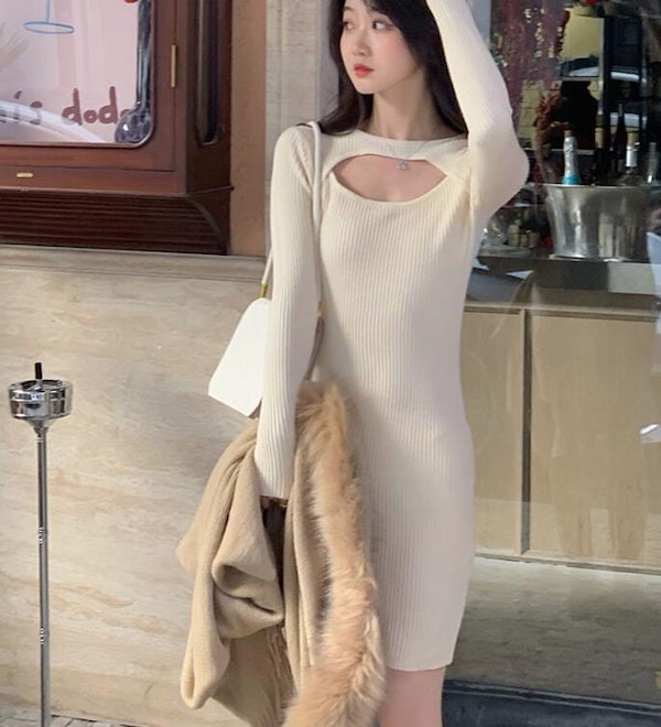 【新品　タグ付き】価格180,000円　タイトワンピース　Dress ストリングデザインタイトニットワンピース[品番：MKSW0058472