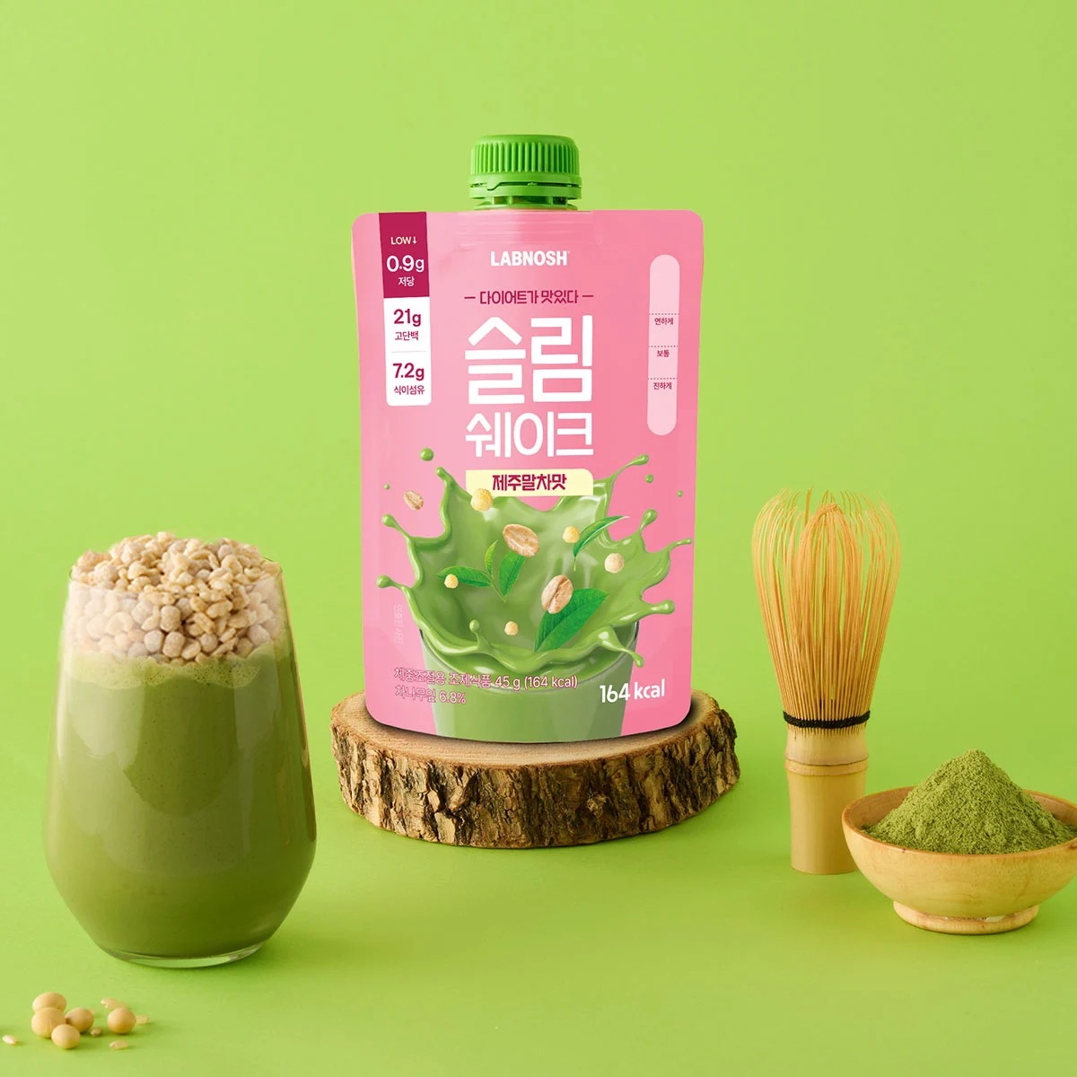 【苦み甘さの絶妙な調和/NEW】スリムシェイク 45gx14本(済州抹茶味)だイエット食品/ 高タンパク/ 高食物繊維/ ビタミン/ カルシウム/ スタンディングポーチタイプ/ タンパク質シェイク/