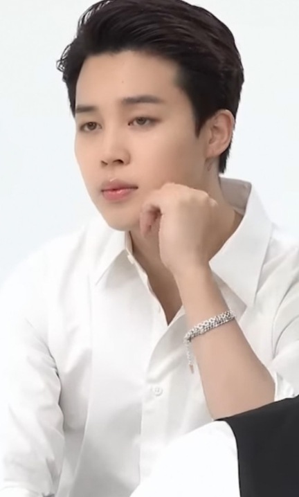 【justLoveR.】Maven Sqaure Bracelet ★ BTS ジミン着用 RM着用 justLoveR.】Maven Sqaure Bracelet ☆ BTS ジミン着用 RM着用