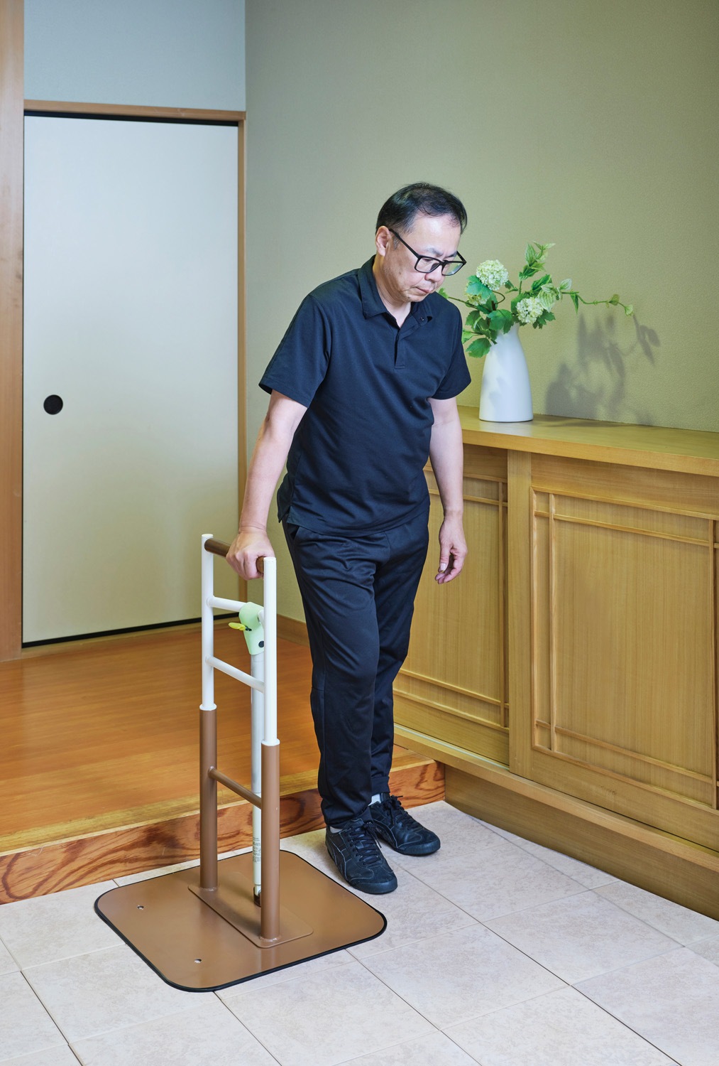 昇降式手すり 手すり 介護 医療施設 医療家具 昇降式手すり 手すり 介護 医療施設 医療家具