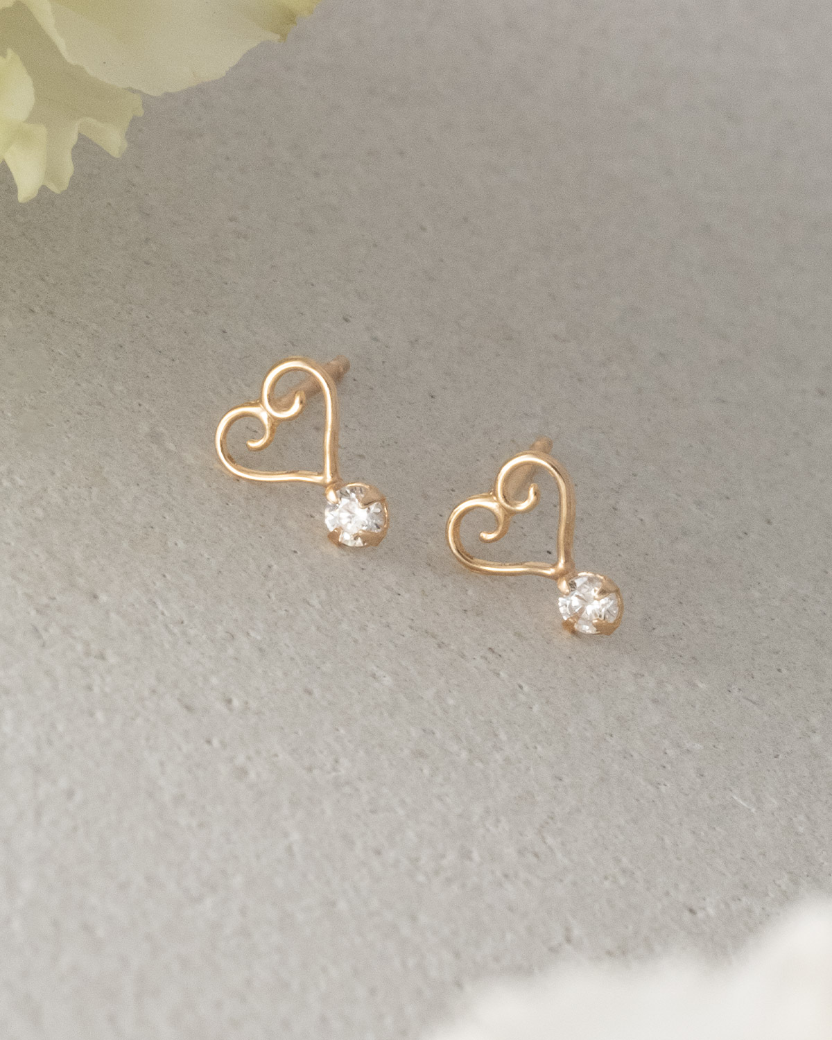 キュービックジルコニア ハート ピアス K10 華奢 ダイヤ ゴールド イエローゴールド 誕生石 4月 キュービックジルコニア ハート ピアス K10 華奢 ダイヤ ゴールド イエローゴールド 誕生石 4月