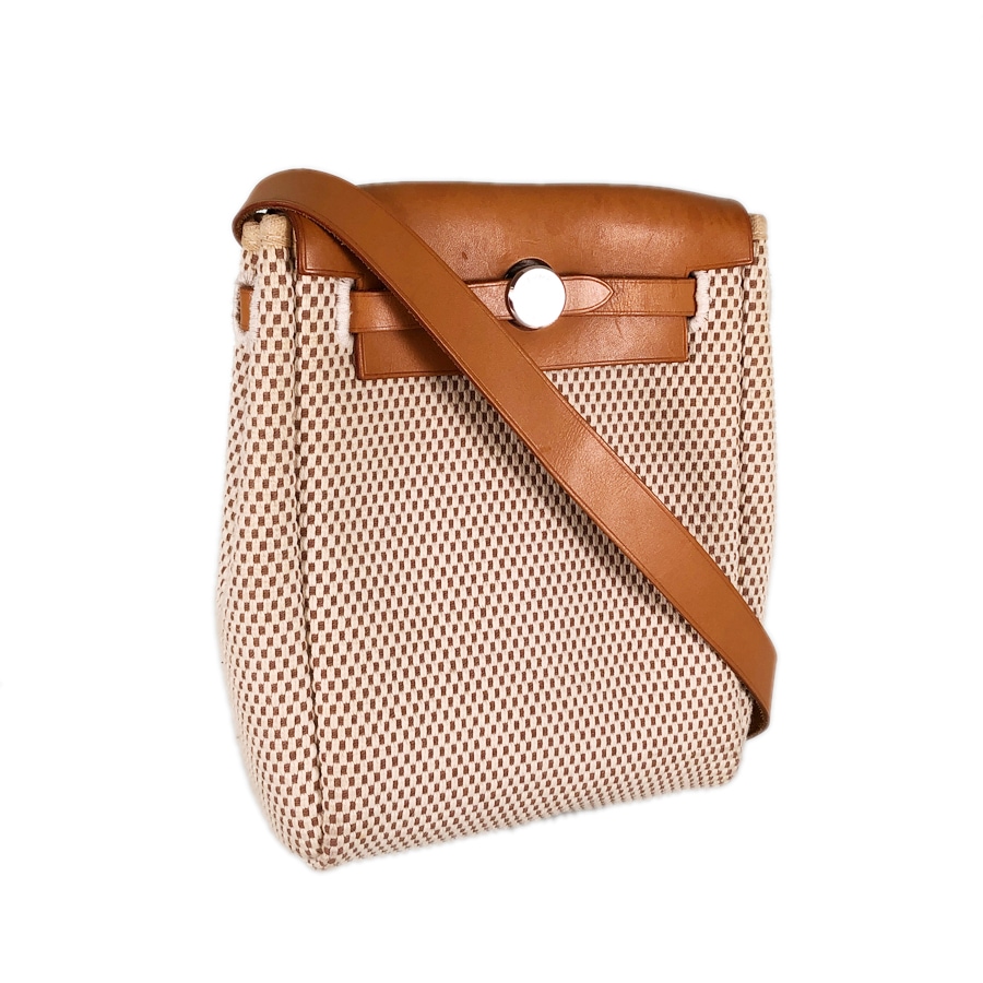 大人気】エルメス エールバッグTPM ショルダーバッグ ベージュ 黒 Q29