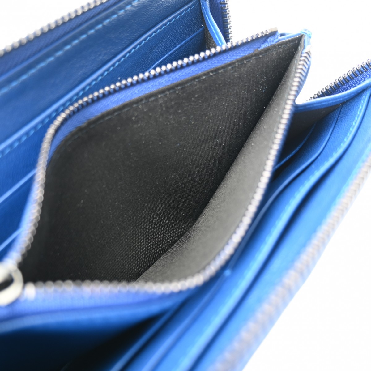 ロゴ ラウンドファスナー ブルー レディース レザー 長財布 Bランク 中古 銀蔵