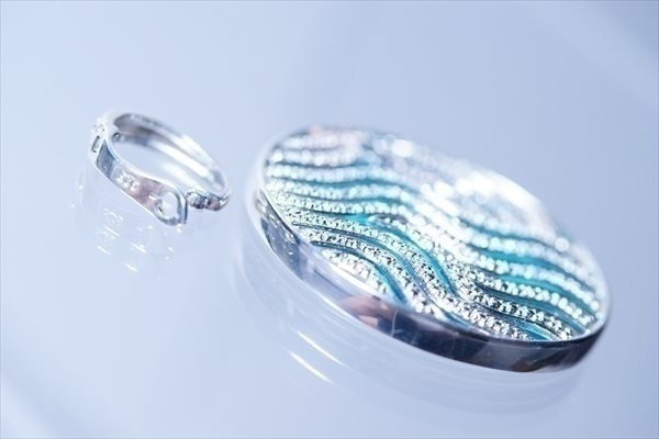 ターコイズサーキュラープレート シャイニーキュービックジルコニアラインシルバーペンダントトップ (レディ-ス) ターコイズサーキュラープレート シャイニーキュービックジルコニアラインシルバーペンダントトップ (レディ-ス)