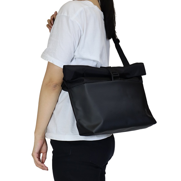 【SHOPクーポンあり】ベースキャンプメッセンジャーバッグ ユニセックス NF0A8B21 容量9.4L 日常使い 旅行 お出かけ フェス アウトドア スポーツ 男女兼用 メンズ レディース 【SHOPクーポンあり】ベースキャンプメッセンジャーバッグ ユニセックス NF0A8B21 容量9.4L 日常使い 旅行 お出かけ フェス アウトドア スポーツ 男女兼用 メンズ レディース