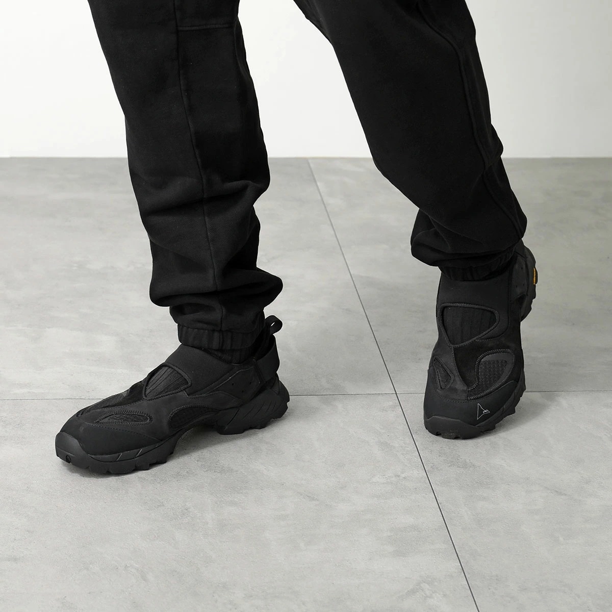 ROA ロア スニーカー Rozes ロージーズ NBUW137LE05 SAFA10 メンズ カットアウト スエード レザー ファブリック シューズ Vibram ビブラムソール 靴